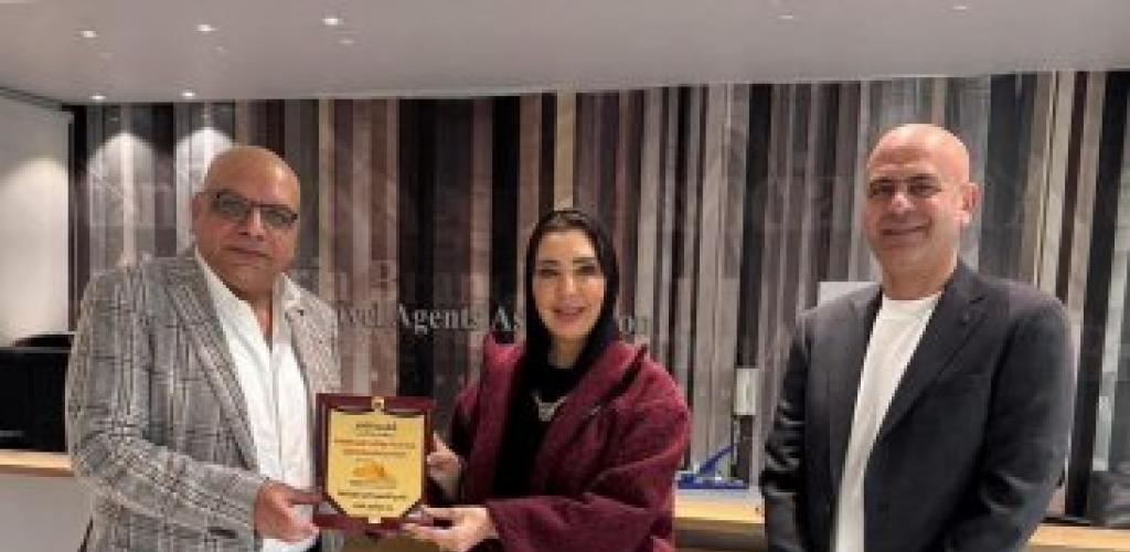 غرفة شركات السياحة بالإسكندرية تُكرم إيمان شرف لجهودها في دعم القطاع