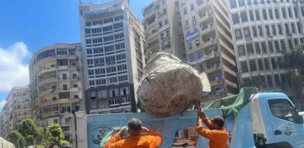 تطهير "ميدان الفنادق والتحرير" من النباشين.. حملة مكبرة لحي الجمرك لفرض الانضباط