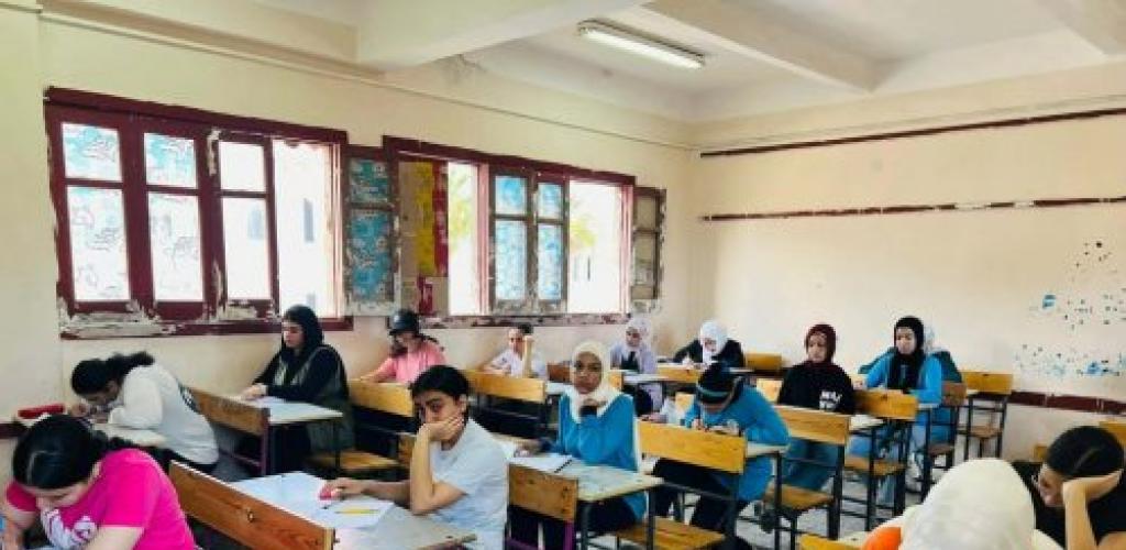 تنفيذًا لتوجيهات وزير التعليم والمحافظ.. انتظام أعمال امتحانات الصف الثالث الإعدادي بالإسكندرية