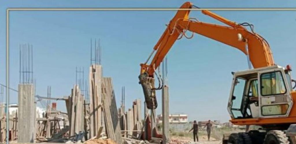 ضربة موجعة لمافيا البناء بالإسكندرية.. إزالة فيلتين وتعديات بمئات الأمتار في حملات مكبرة بـ 6 أحياء