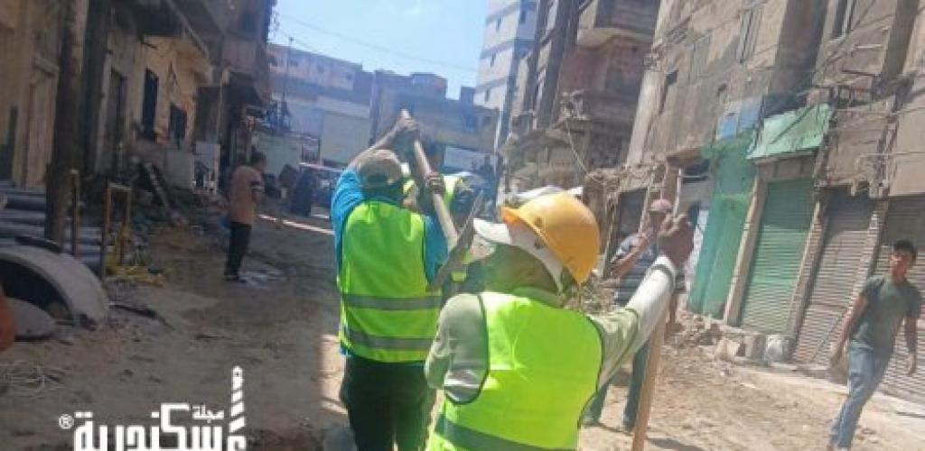 حي العجمي بالإسكندرية يواصل رفع كفاءة شبكة الصرف الصحي وتطهير الخطوط بعدة مناطق