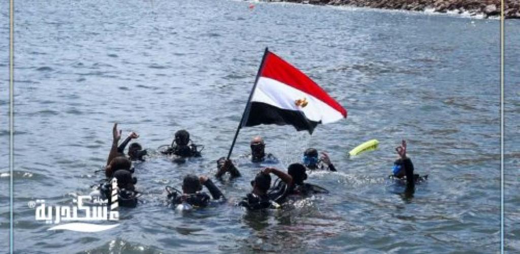 محافظ الإسكندرية يشهد العروض البحرية والجوية بقلب الكورنيش ضمن احتفالات العيد القومي الـ74