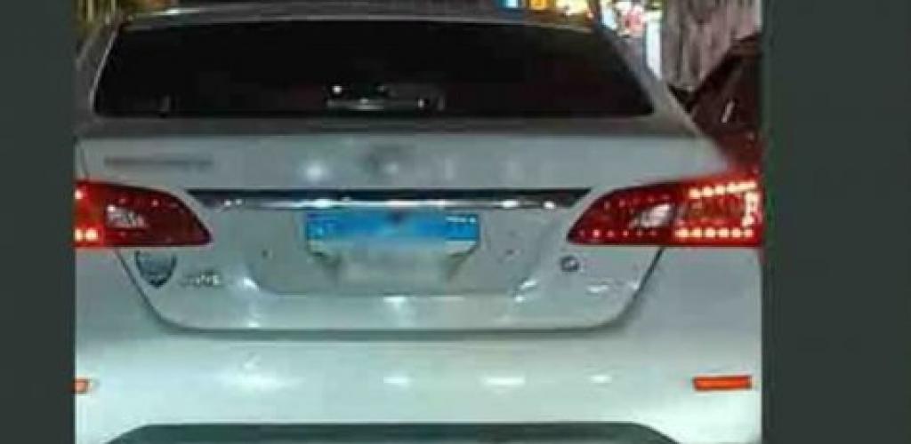 ضبط قائد سيارة لطمس لوحاتها المعدنية بالإسكندرية للهروب من المخالفات المرورية