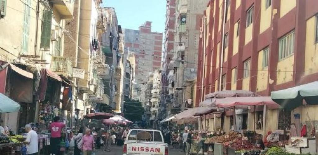 رئيسة حي شرق تقود حملة موسعة لإزالة الإشغالات وضبط الشوارع الحيوية