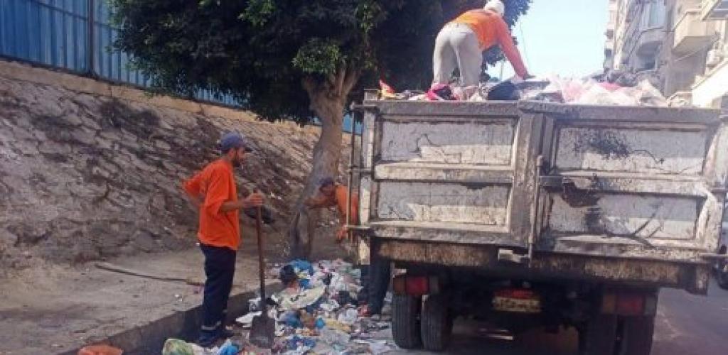 حي شرق الإسكندرية يكثف جهوده البيئية: رفع أطنان من المخلفات وتطوير المظهر الحضاري