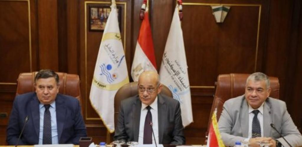 سفير ماليزيا يزور الهيئة العامة لميناء الإسكندرية لبحث تعزيز التعاون في النقل البحري واللوجستيات