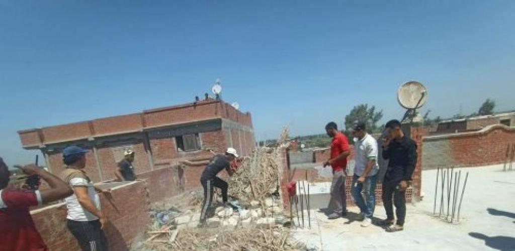مواصلة حملات إزالة أعمال البناء المخالف بنطاق حي العامرية أول