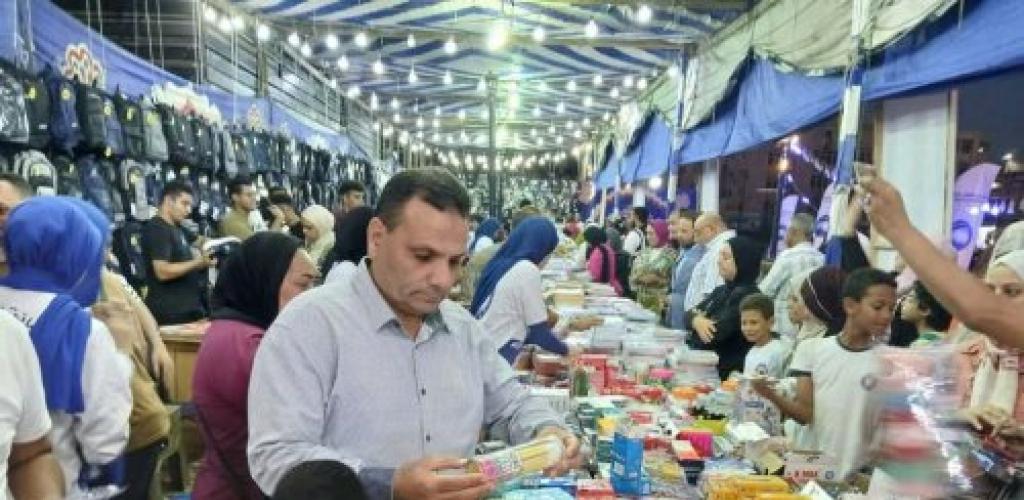 تخفيضات 30%.. محافظ الإسكندرية يفتتح معرض "أهلاً مدارس" بمحطة مصر