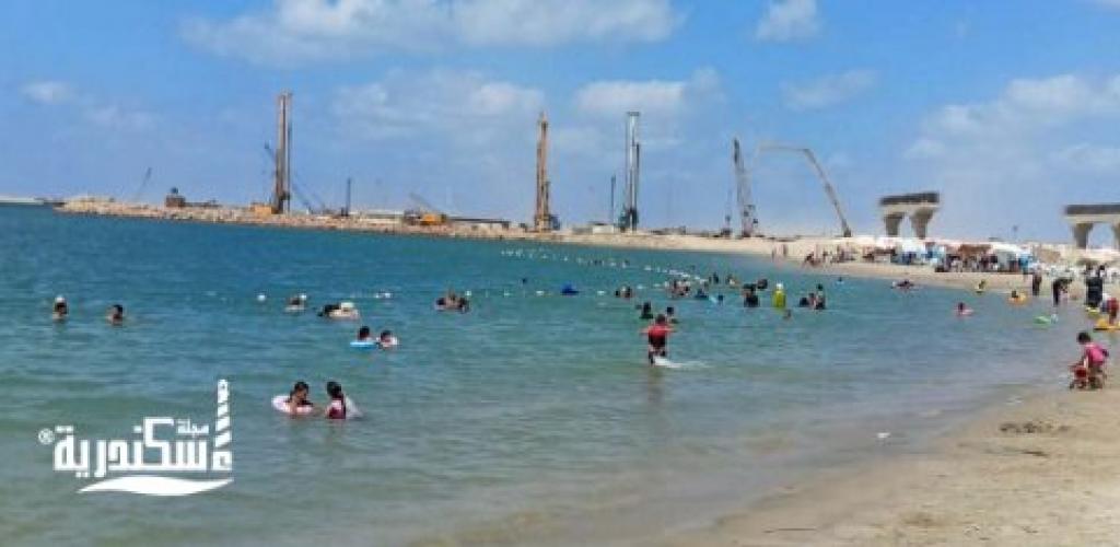السياحة والمصايف بالإسكندرية... رايات صفراء وحمراء بشواطئ الإسكندرية مع استمرار ارتفاع درجات الحرارة