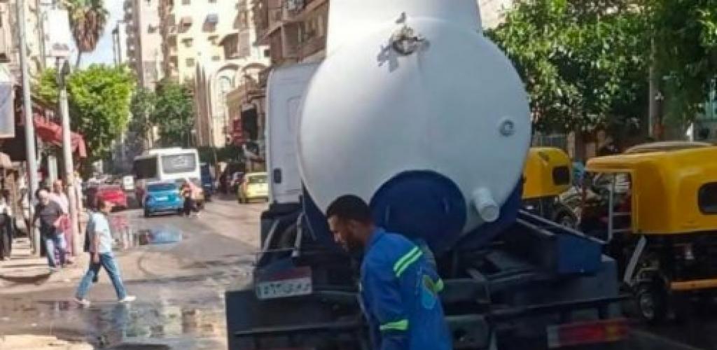 أمطار متفاوتة على الإسكندرية.. وفرق الصرف الصحي تنتشر ميدانيًا للتعامل الفوري مع تجمعات المياه