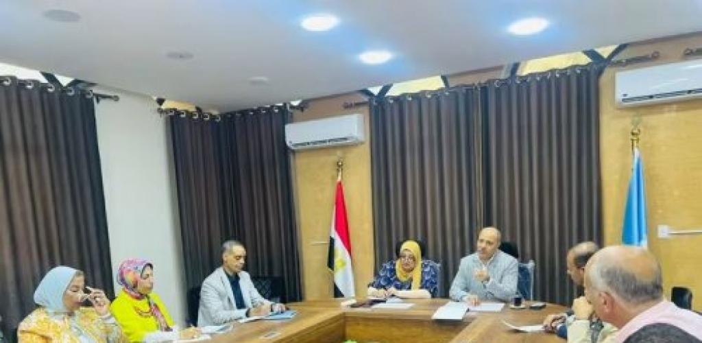 مدير تعليم الإسكندرية» يجتمع بقيادات التعليم بالمحافظة.. استعدادات مكثفة لاحتفالات نصر أكتوبر وتشديد على الانضباط ومواجهة العنف .