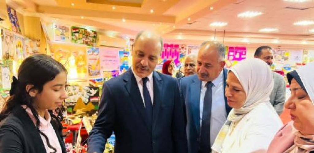 إبداعات طلابية تُجسّد روح أكتوبر.. عربي أبو زيد يتفقد معرض الأنشطة التربوية بإدارة منتزه ثان التعليمية