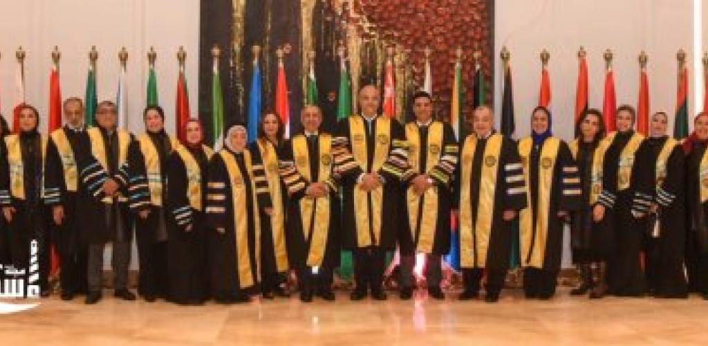 محافظ الإسكندرية وقائد المنطقة الشمالية يشهدان حفل تخريج دفعة جديدة من طلاب المدرسة الدولية بالأكاديمية العربية