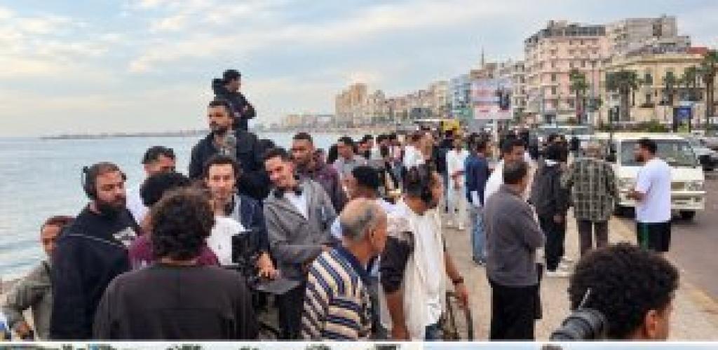 صور جديدة من كواليس "حب مسموم" تجمع نور النبوي وفاتن سعيد في الإسكندرية