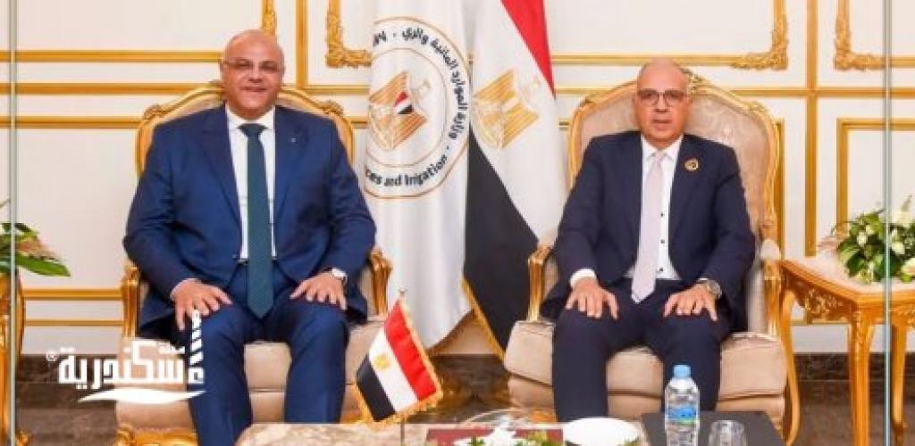 بـ 16 مشروعاً وتكلفة 5.6 مليار جنيه.. وزير الري ومحافظ الإسكندرية يبحثان آليات حماية عروس البحر من التغيرات المناخية