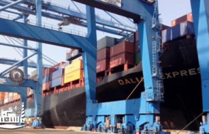 ميناء الإسكندرية يستقبل 130 سفينة و54 ألف طن فحم
