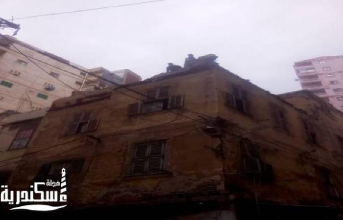 انهيار جزئى لعقار قديم فى الإسكندرية بسبب الطقس السيئ