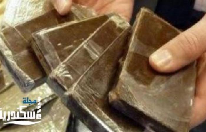 القبض على عاطل بحوزته 19كيلو حشيش بمحرم بك