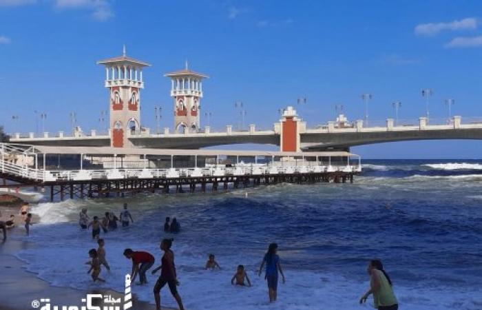 السياحة والمصايف .....إقبال متوسط على شواطئ الإسكندرية