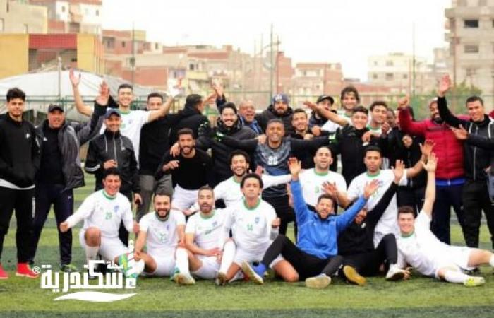 دهميت علي الطريق للثالثة