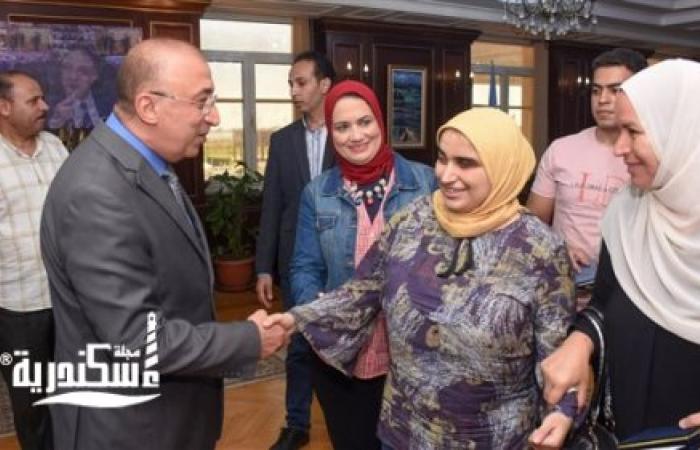 المحافظ يستقبل بمكتبه أوائل الثانوية العامة من أبناء الإسكندرية