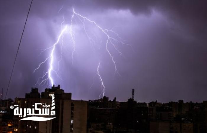 البرق والرعد يزينا سماء الإسكندرية