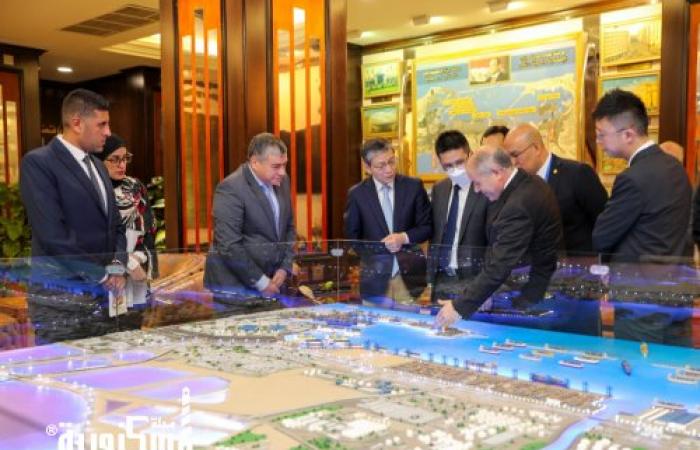 يتضمن عدداً من المستثمرين : وفداً صينياً رفيع المستوى يزور ميناء الإسكندرية