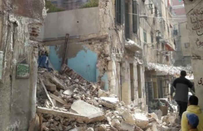 محافظ الإسكندرية.....إزالة الأجزاء الخطرة في عقارين بنطاق حي وسط