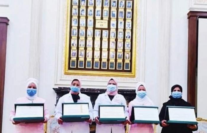 فى اليوم العالمى للطبيب المصرى ال 46.. المركز الأفريقى لخدمات صحة المرأة يهنئ جميع الأطباء والطبيبات و رسالة شكر وتقدير لشهداء المهنة المصريين فهناك أطباء تركوا بصمتهم فى التاريخ