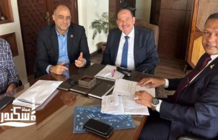 نائبي مستقبل وطن بالإسكندرية "جبريل وحمزه "  ينهيهان أزمة استكمال الغاز والصرف الصحي بقري ابيس.