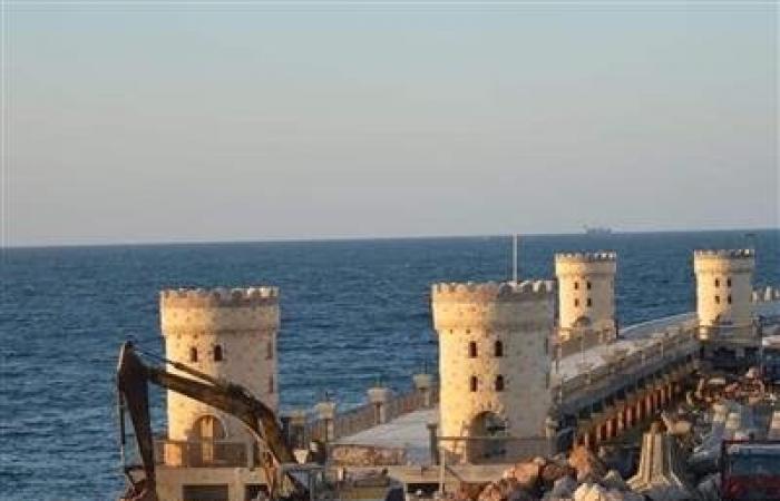 الإسكندرية تشهد تقدماً في مشاريع حماية الشواطئ وتوسعة الكورنيش