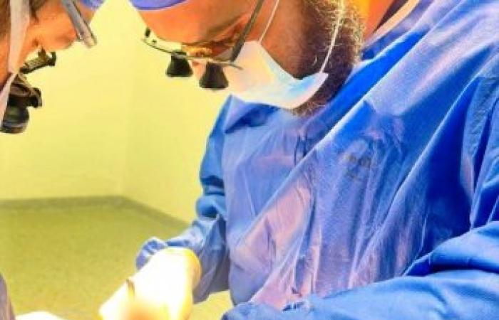 معجزة طبية بالإسكندرية: فريق طبي بقيادة الدكتور محمد رأفت يُنقذ حياة مريض بعد طعنة نافذة في الصدر