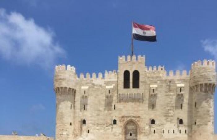 مدير عام اثار الإسكندرية....زحام ملحوظ من العرب والمصريين والأجانب بقلعة قايتباي