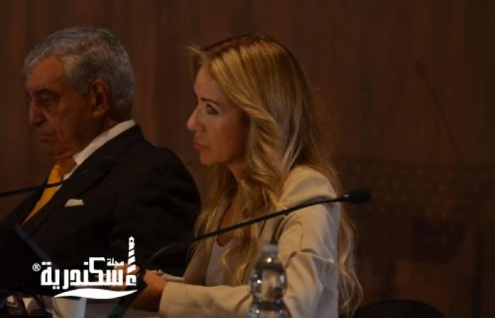 زاهي حواس يفتتح جولته في إيطاليا بمحاضرة داخل الكولوسيوم بروما