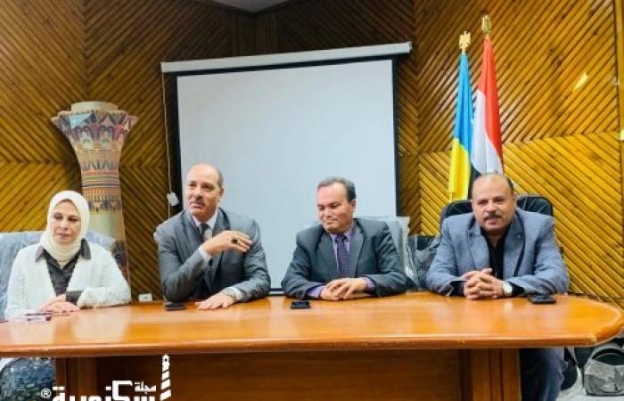 مدير مديرية التربية والتعليم بالإسكندرية يجتمع مع موجهي عموم الأنشطة التربوية