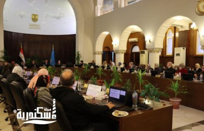 مجلس الدراسات العليا والبحوث بجامعة الإسكندرية يهنئ الفريق البحثي لتحالف إقليم الإسكندرية لفوزه بمشروع رئاسي في مجال المركبات الكهربائية والنقل الذكي