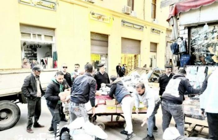 تطهير "سوق شيديا" وسعد زغلول.. ضبط 100 حالة إشغال في حملة مكبرة لحي وسط