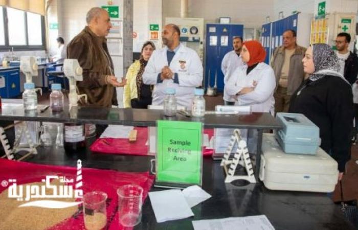 رئيس مياه الإسكندرية في جولة تفقدية بمحطة مياه المنشية (2)