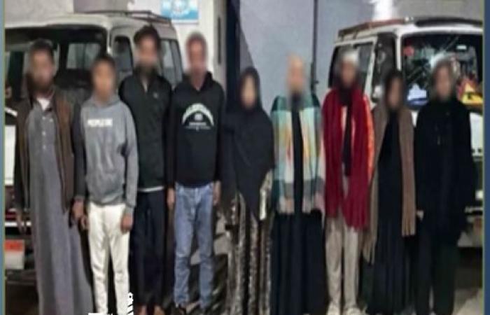 الداخلية تنهي "خناقة الميكروباص" بالعامرية: خلافات العمل وراء تراشق العمال بالحجارة