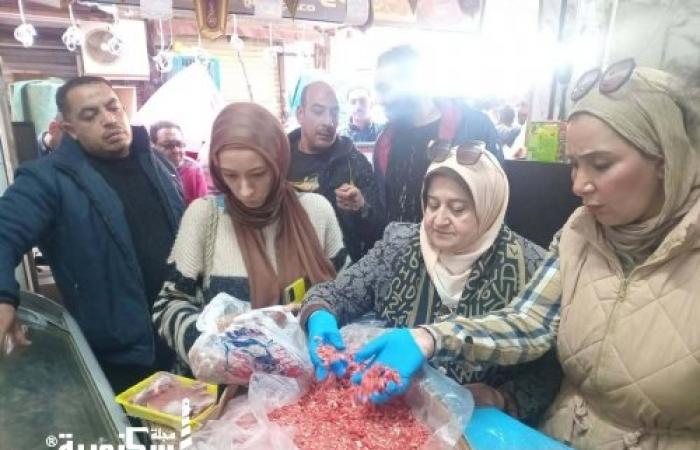 بمشاركة 10 جهات رقابية.. حملة مكبرة لتطهير سوق "أبو الفتوح" بالإسكندرية من المخالفات