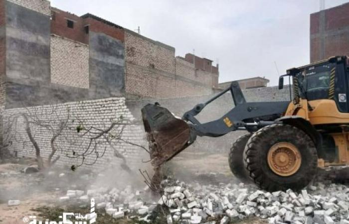 ضربة جديدة للبناء المخالف في الإسكندرية.. إحباط محاولة صب "دور ثالث" وإزالة أسوار بالعامرية