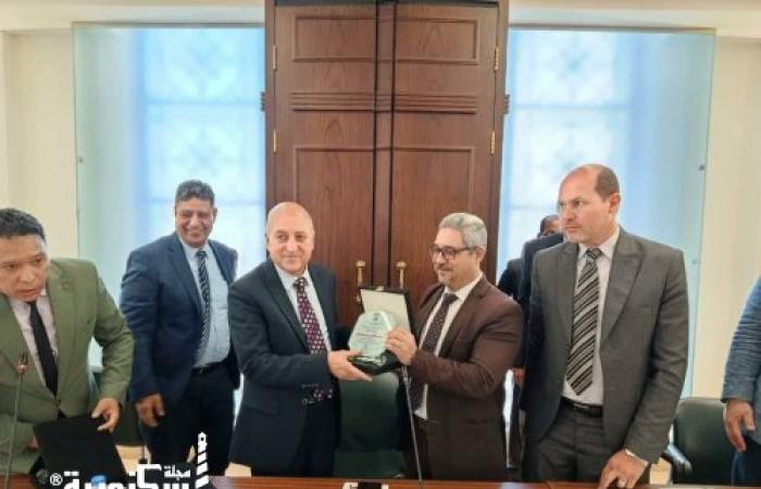 "غرفة الإسكندرية" تبحث أزمة الازدواج الضريبي على المكملات الغذائية وتدعو لطلب فتوى رسمية