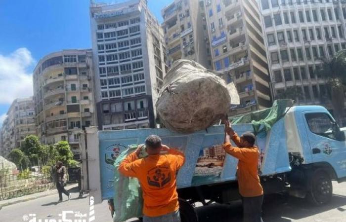 تطهير "ميدان الفنادق والتحرير" من النباشين.. حملة مكبرة لحي الجمرك لفرض الانضباط