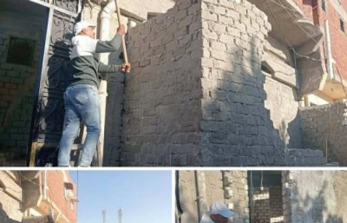 إزالة "بلكونة" مخالفة في العامرية أول.. وتحرك قانوني ضد صاحب العقار