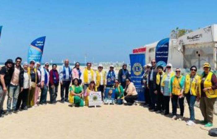 بالتنسيق مع "شؤون البيئة".. حملة مكبرة لتطهير شاطئ "أبطال التحدي" من المخلفات البلاستيكية