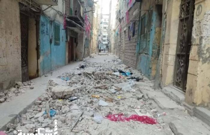 استجابة فورية للمواطنين.. حي الجمرك يفتح طرقاً مغلقة ويزيل مخلفات بمشاركة "نهضة مصر"