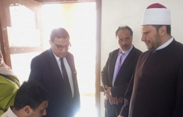 رئيس منطقة الإسكندرية الأزهرية يواصل متابعته الميدانية لِلجان الشهادتين الابتدائية والإعدادية