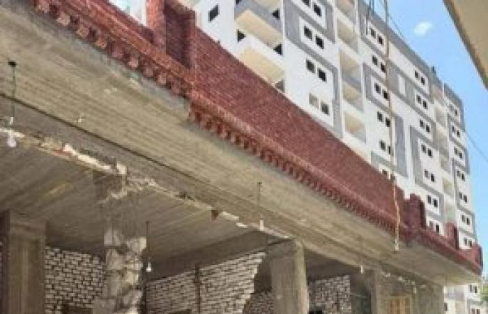 رئيس حي ثان المنتزة تقود حملة المرحلة الاولي للموجة ٢٩ لازالة التعديات والبناء المخالف