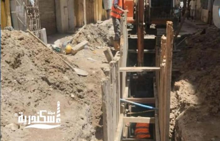 لحل مشكلات الصرف بالورديان.. استمرار أعمال الإحلال والتجديد بشارع القفال بالإسكندرية