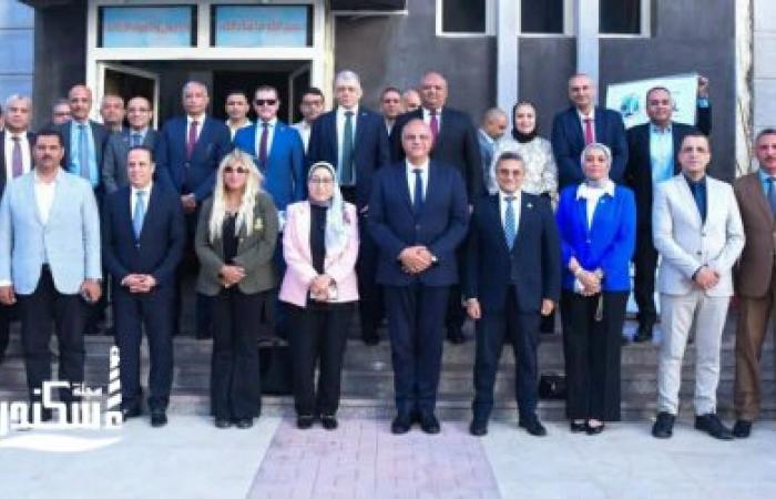 محافظ الإسكندرية يعقد اجتماعاً موسعاً مع قيادات المنطقة الجغرافية البترولية ونواب البرلمان لبحث الملفات التنموية والخدمية المشتركة